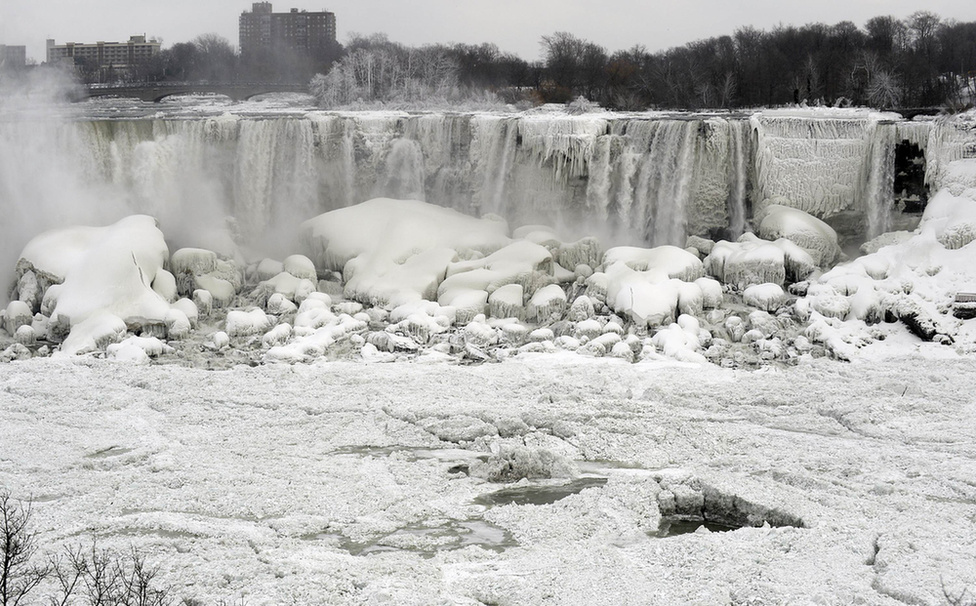 befagyott niagara