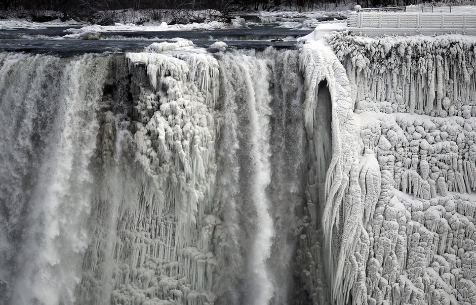 befagyott niagara 2