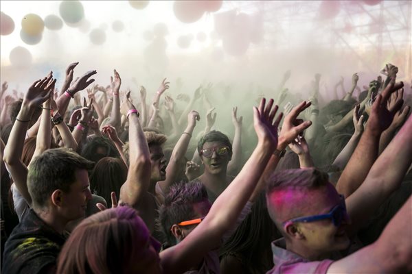 holi2