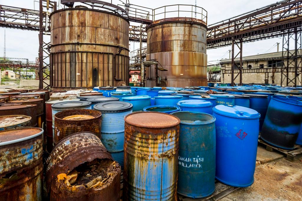 Megkezdhetik a veszélyes anyagok elszállítását az Illatos ?