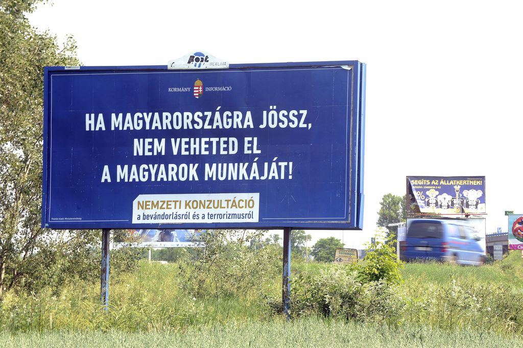 Plakátrongálás – BM: a rendőrség pártbefolyástól mentesen jár el