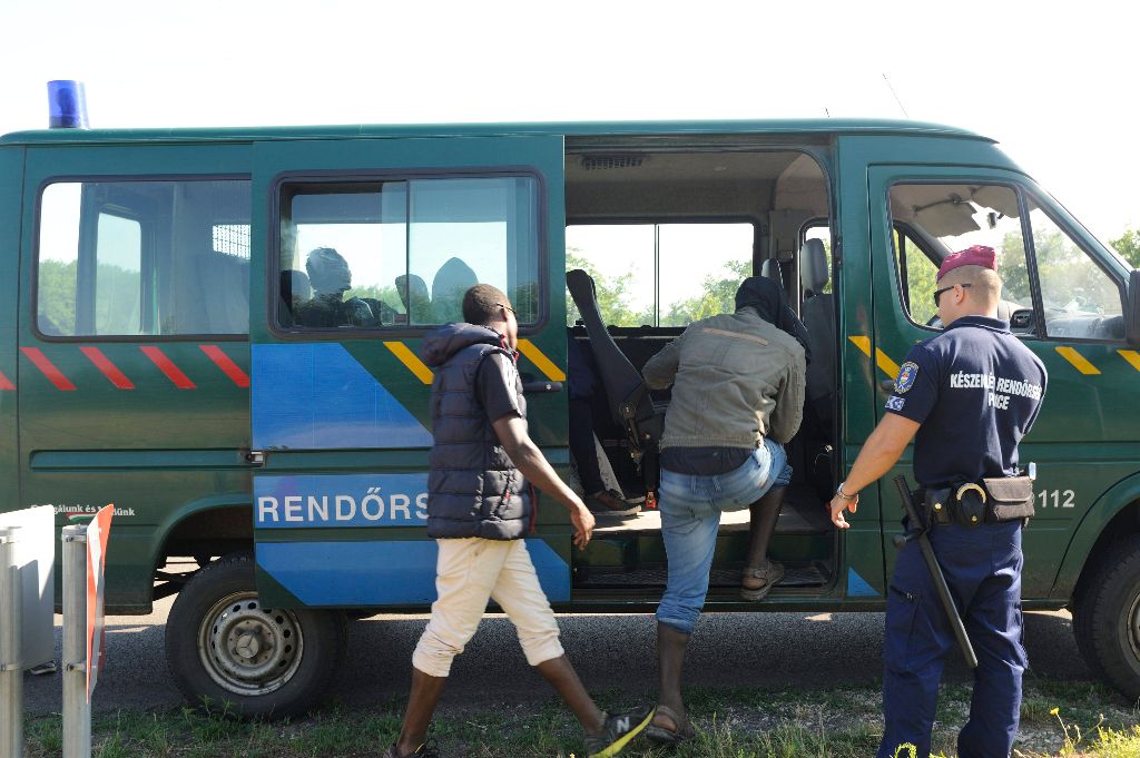 Bakondi: szigorú határellenőrzés nélkül nem lehet garantálni a biztonságot