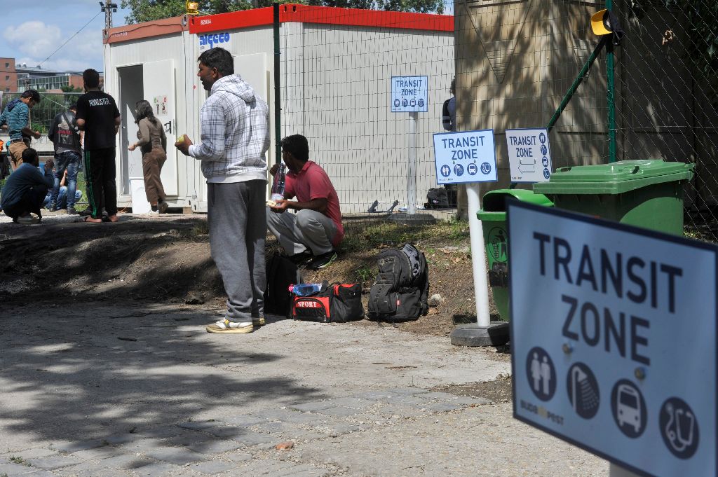 Szakértő: egységes európai fellépéssel meg lehet állítani a migránsokat