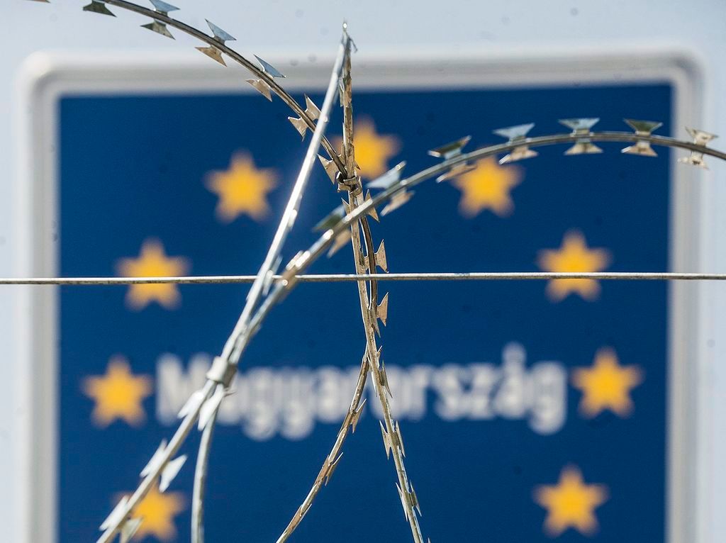 Rogán: bűncselekménnyé válhat a határzár megrongálása