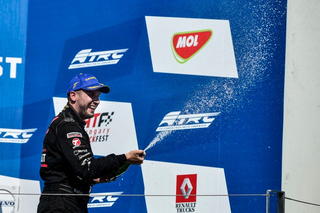 Utólagos kizárások miatt Kiss Norbert harmadik a zárófutamon