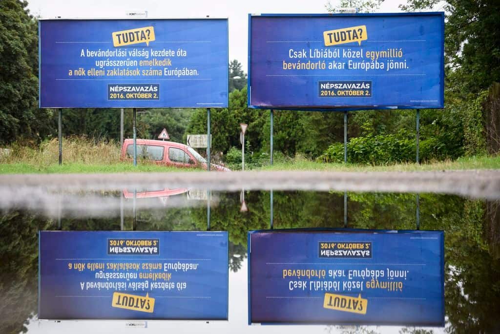 Kvótareferendum - Óriásplakátok Salgótarjánban
