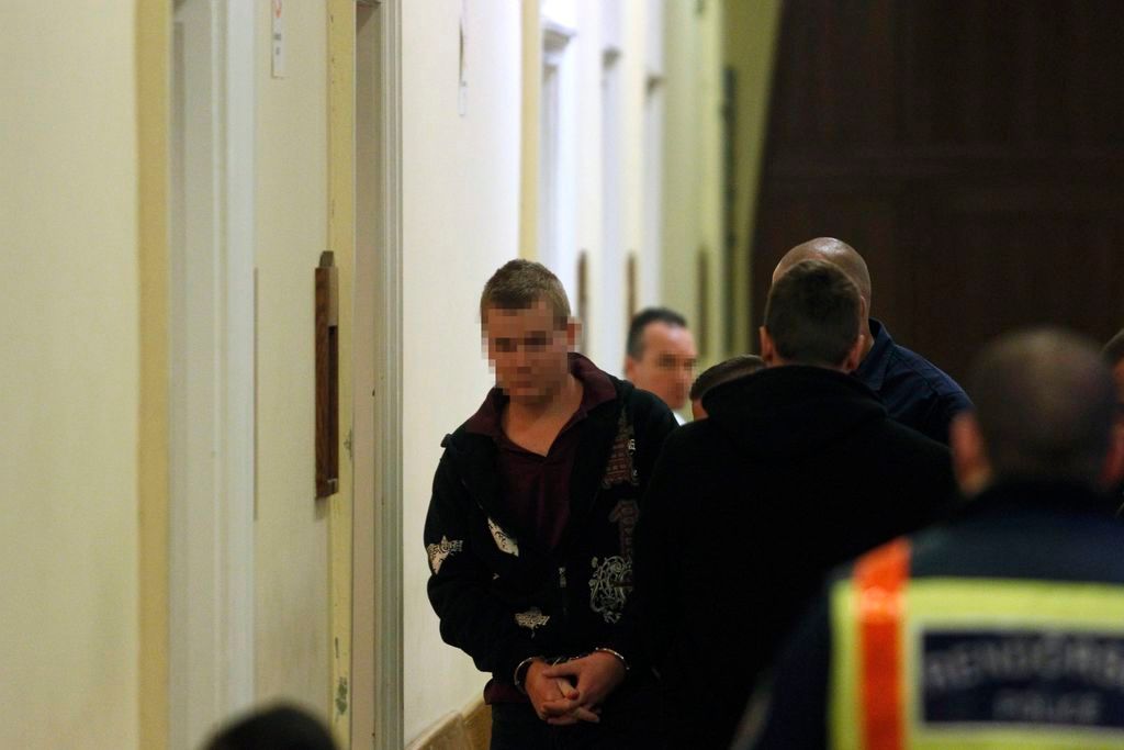 Teréz körúti robbantás - Döntenek a gyanúsított elõzetes