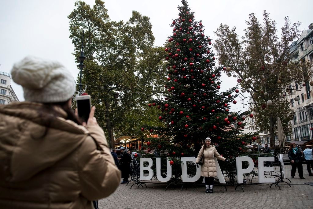 Itt a tél, megnyílt a Budapesti Karácsonyi Vásár!