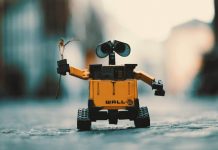 Adót vetne ki a robotokra Bill Gates