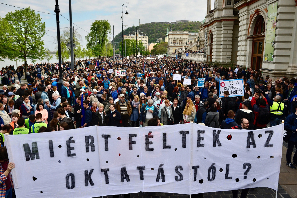 PestiSrácok.hu: nincs a világ legjobb egyetemei között a CEU