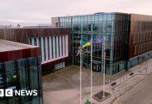 Egy kibertámadás alatt álló tanács belseje