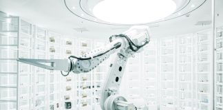 Japánban már robot emlékezteti a betegeket a gyógyszerekre – Európa most kezdi utolérni