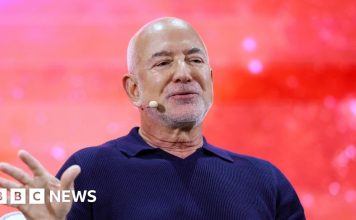 A mesterséges intelligencia több munkahelyet teremt az emberek számára, nem pedig felváltja őket – állítja Bezos, az Amazon alapítója