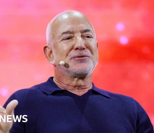 A mesterséges intelligencia több munkahelyet teremt az emberek számára, nem pedig felváltja őket – állítja Bezos, az Amazon alapítója