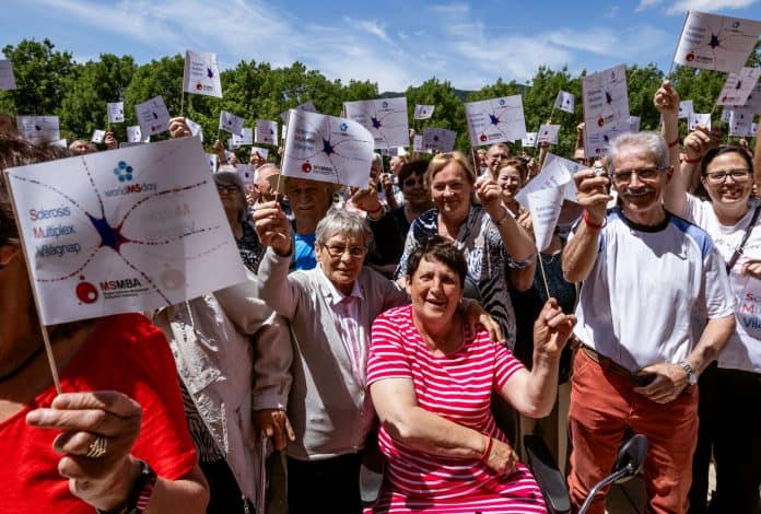 egy-gyogyithatatlan-beteg-is-torekedhet-egeszsegre-sclerosis-multiplex-vilagnap-visegradon-10964.jpg