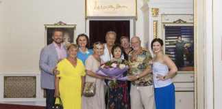 Lehoczky Zsuzsát köszöntötték 90. születésnapján a Budapesti Operettszínház művészei